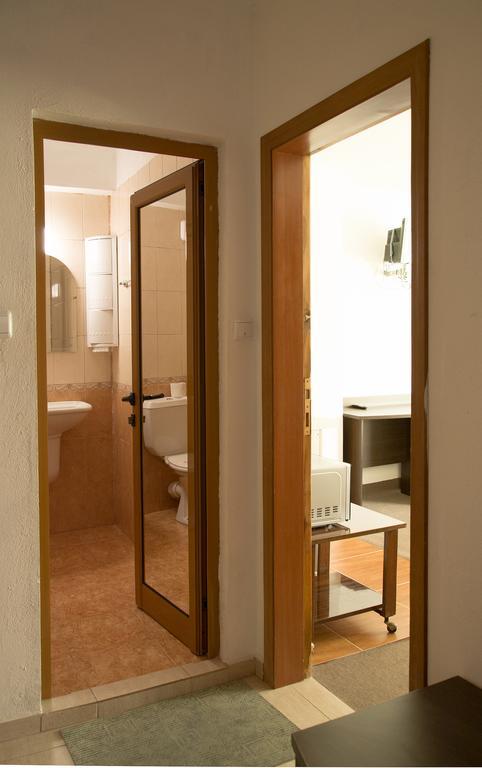 Paunovi Guest House Primorsko Pokoj fotografie