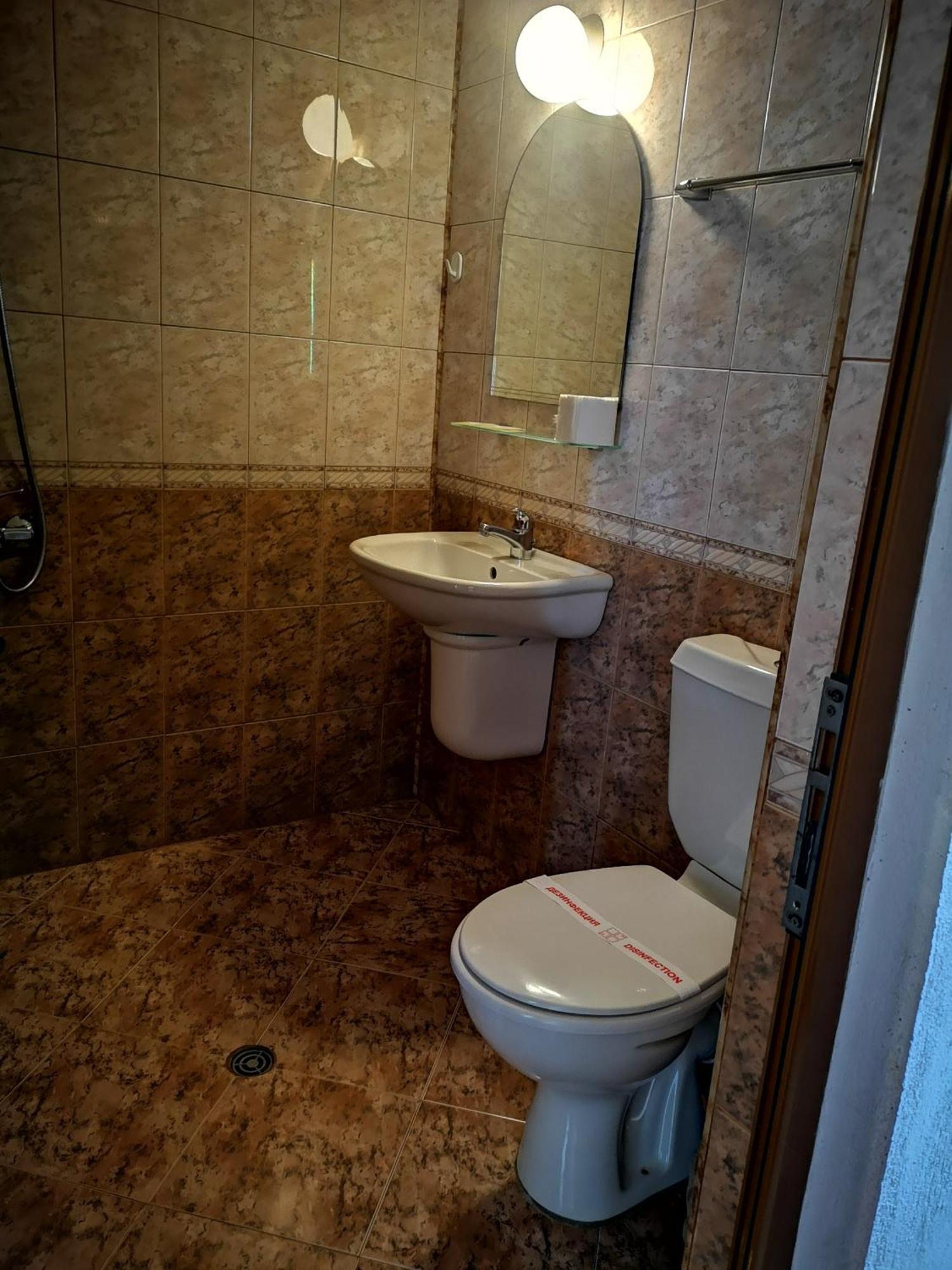 Paunovi Guest House Primorsko Pokoj fotografie