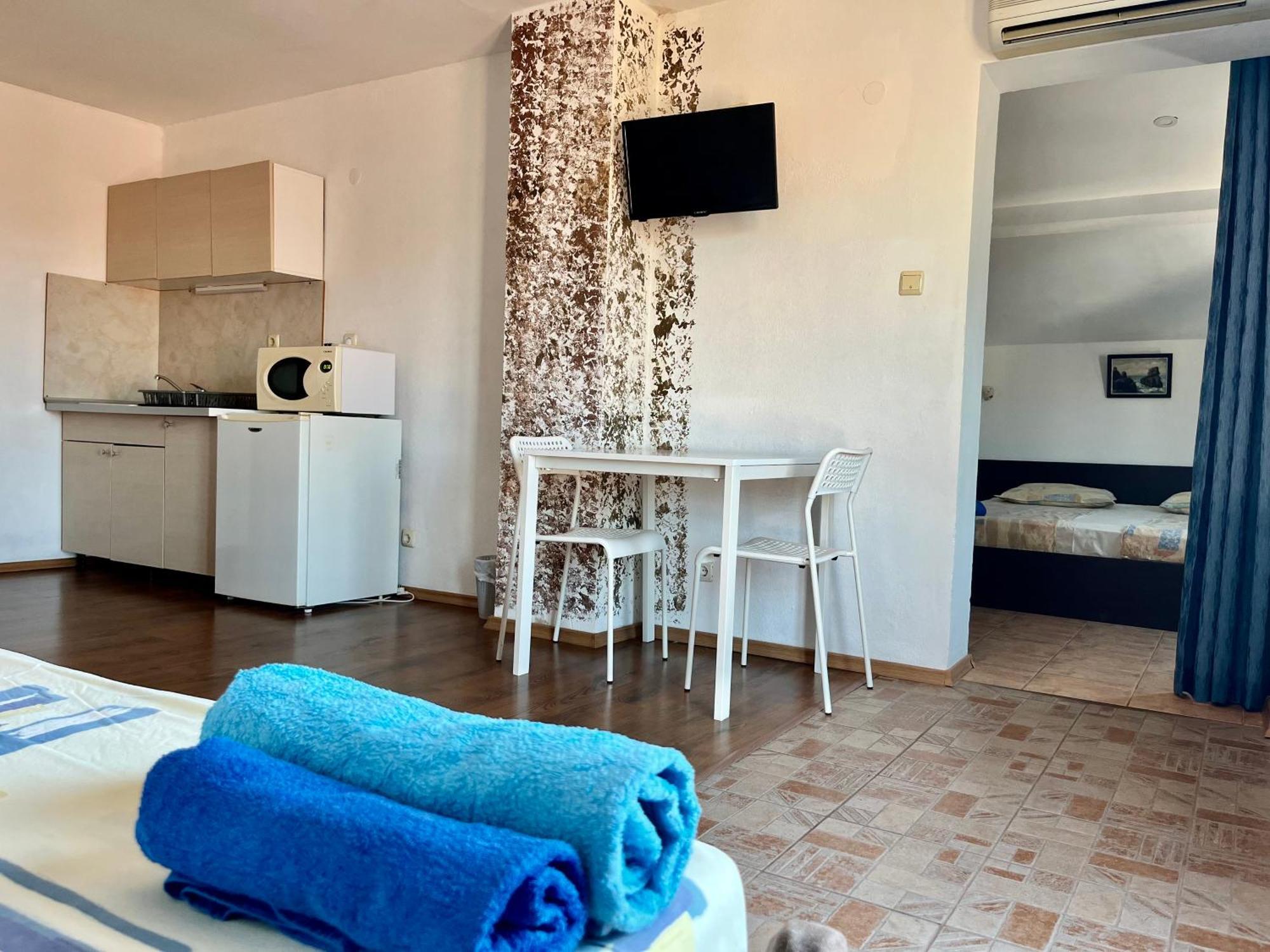 Paunovi Guest House Primorsko Exteriér fotografie